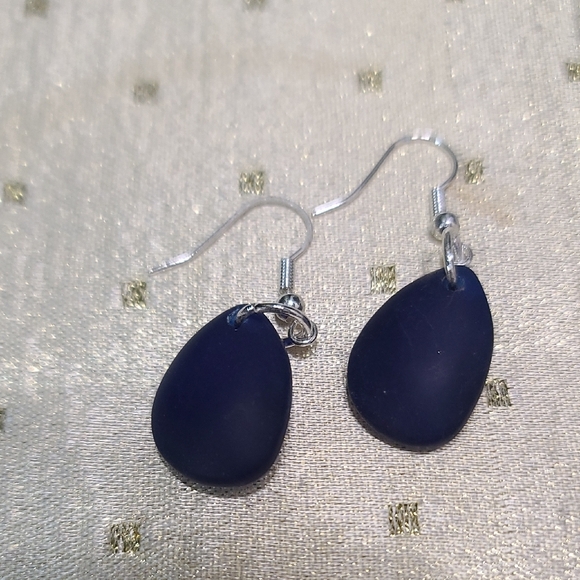 Elegant Dark Colbalt Blue Glass Simple Teardrop Dangle Earrings NWT - Picture 1 of 4